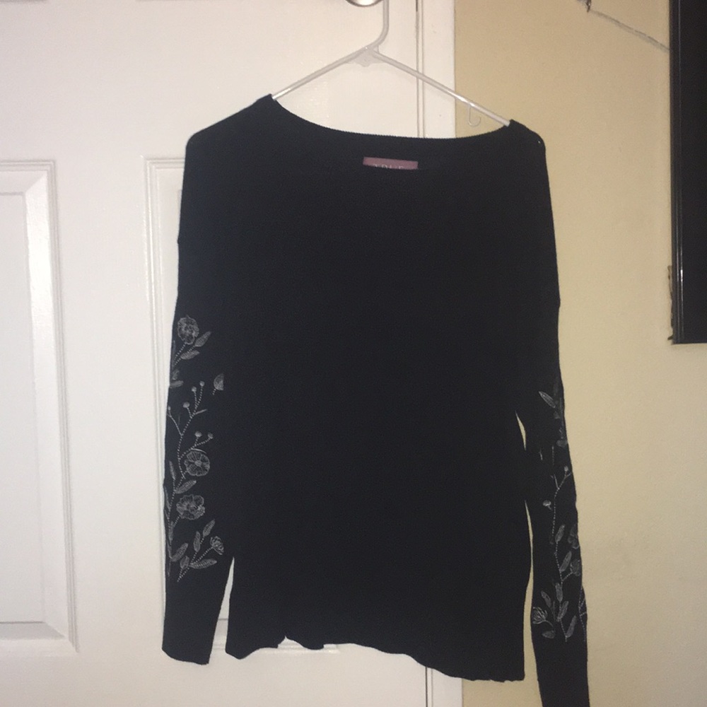 Sz M True Angel Black Blouse with Floral patterns